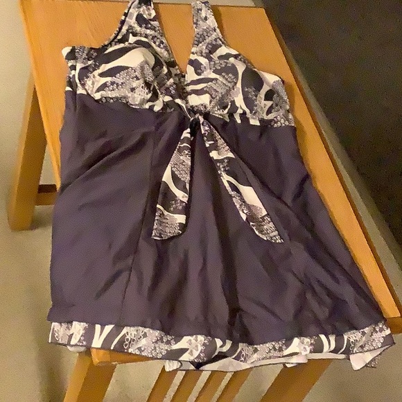 One piece swimsuit size XL purple white ties in front shorts under built in bra - Picture 1 of 11